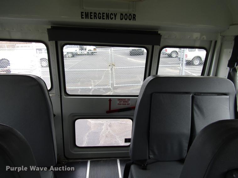 image for item DB6756 2003 Chevrolet Express G3500 school bus