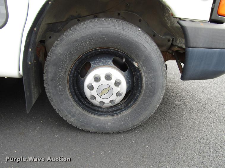 image for item DB6756 2003 Chevrolet Express G3500 school bus