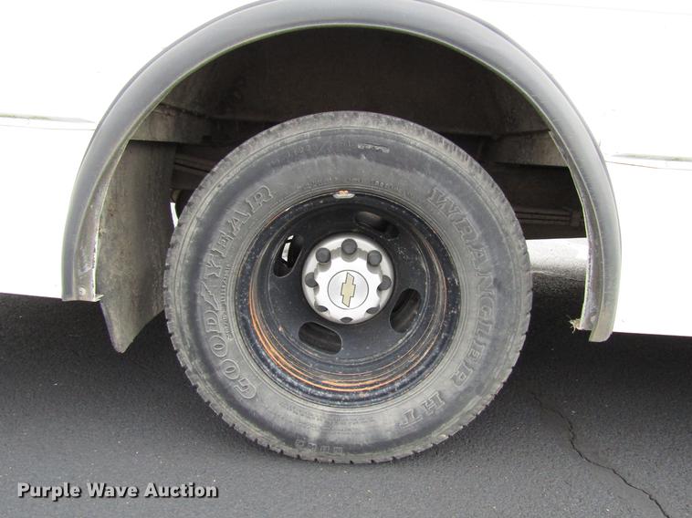 image for item DB6756 2003 Chevrolet Express G3500 school bus