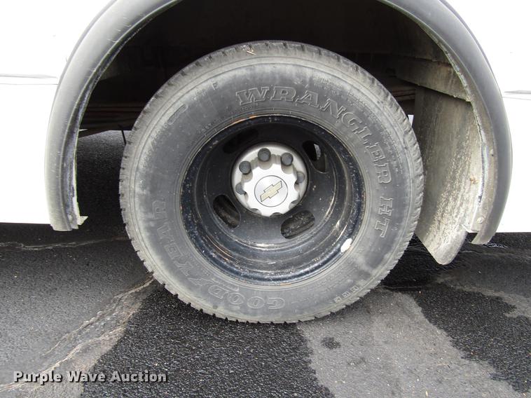 image for item DB6756 2003 Chevrolet Express G3500 school bus