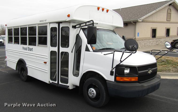 image for item DB6757 2003 Chevrolet Express G3500 school bus