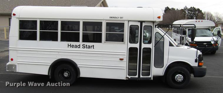 image for item DB6757 2003 Chevrolet Express G3500 school bus