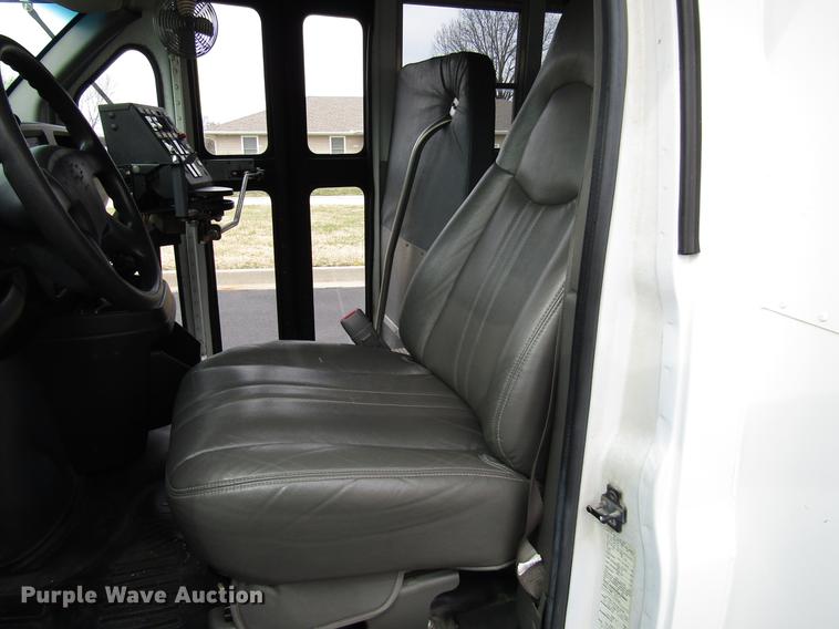 image for item DB6757 2003 Chevrolet Express G3500 school bus