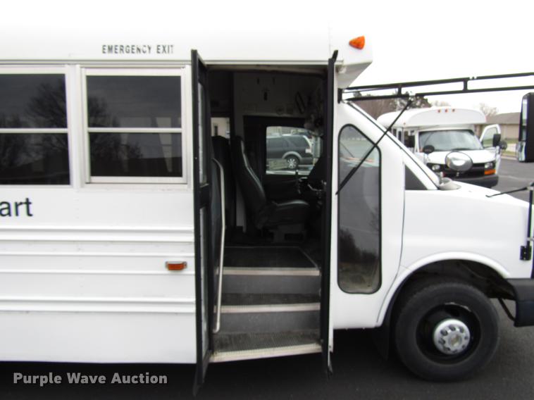 image for item DB6757 2003 Chevrolet Express G3500 school bus