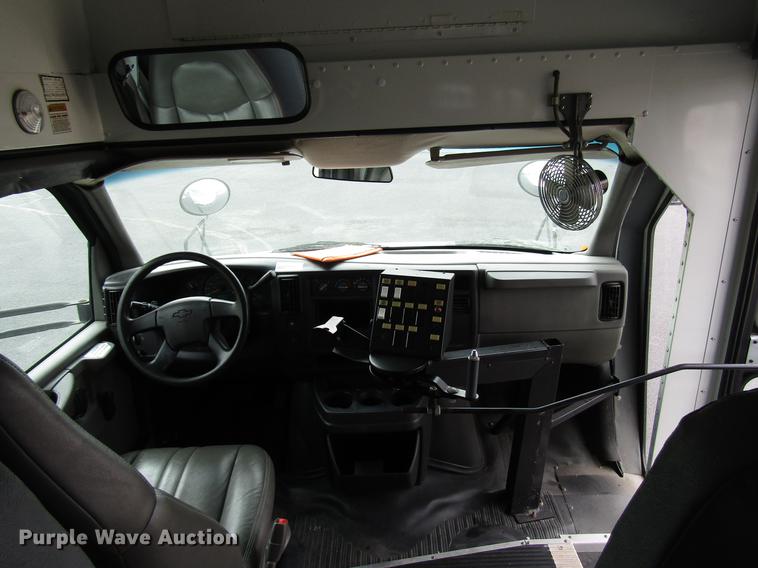 image for item DB6757 2003 Chevrolet Express G3500 school bus