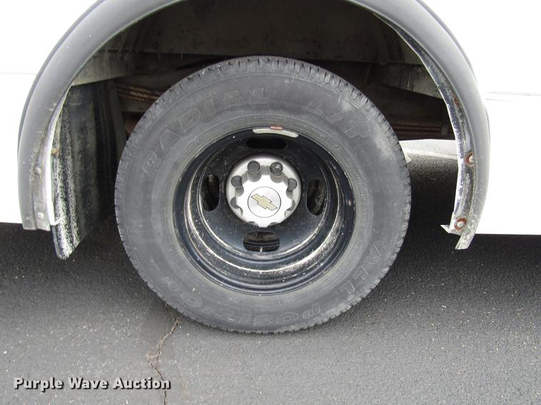 image for item DB6757 2003 Chevrolet Express G3500 school bus