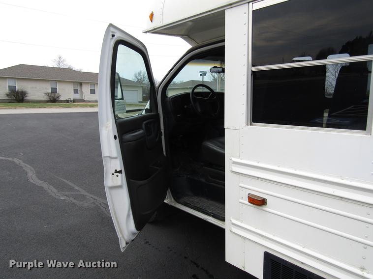 image for item DB6758 2002 Chevrolet Express 3500 Cargo school bus