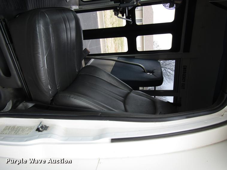 image for item DB6758 2002 Chevrolet Express 3500 Cargo school bus