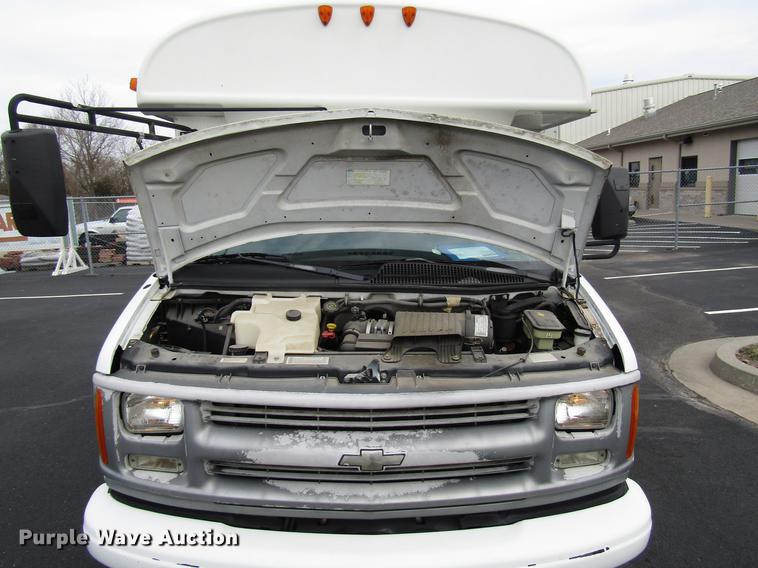image for item DB6758 2002 Chevrolet Express 3500 Cargo school bus