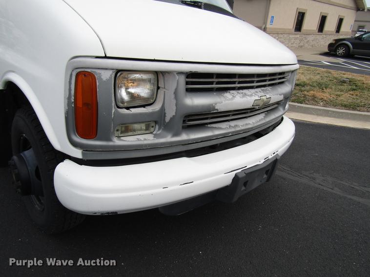 image for item DB6758 2002 Chevrolet Express 3500 Cargo school bus