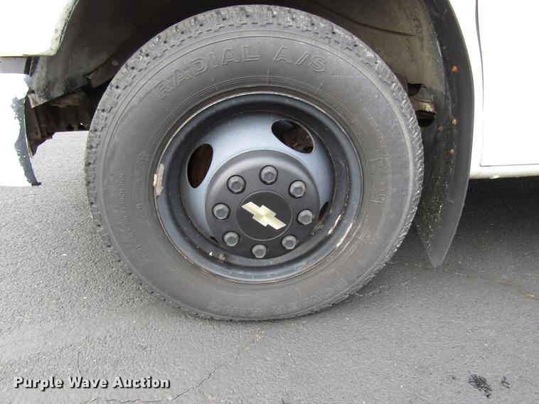 image for item DB6758 2002 Chevrolet Express 3500 Cargo school bus