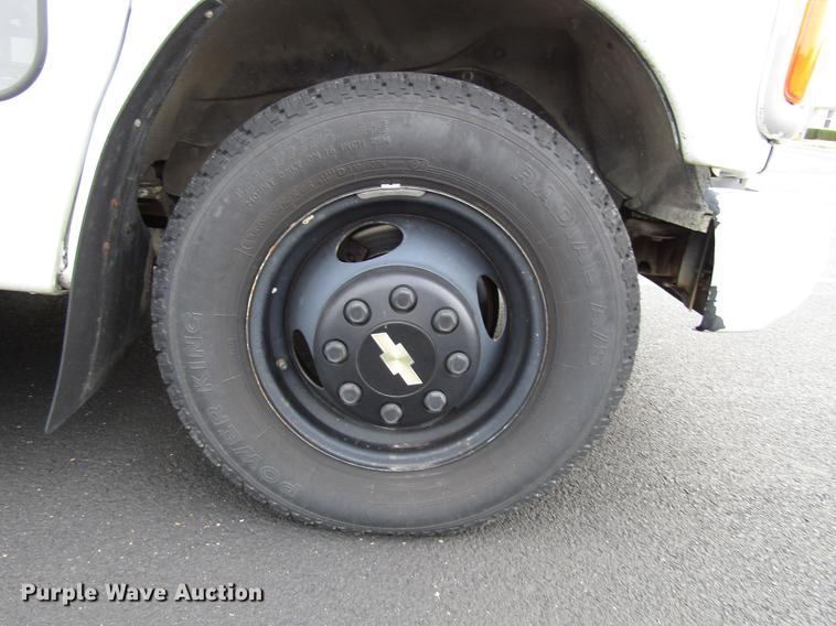 image for item DB6758 2002 Chevrolet Express 3500 Cargo school bus