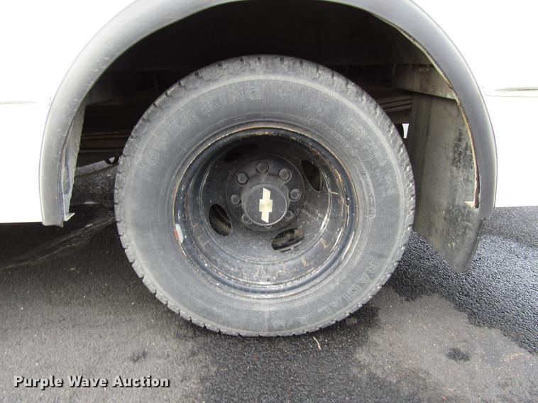 image for item DB6758 2002 Chevrolet Express 3500 Cargo school bus
