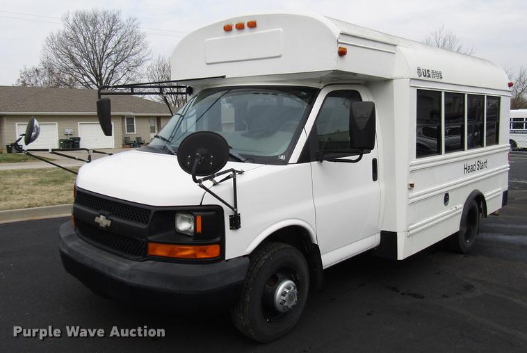 image for item DB6759 2004 Chevrolet Express G3500 school bus
