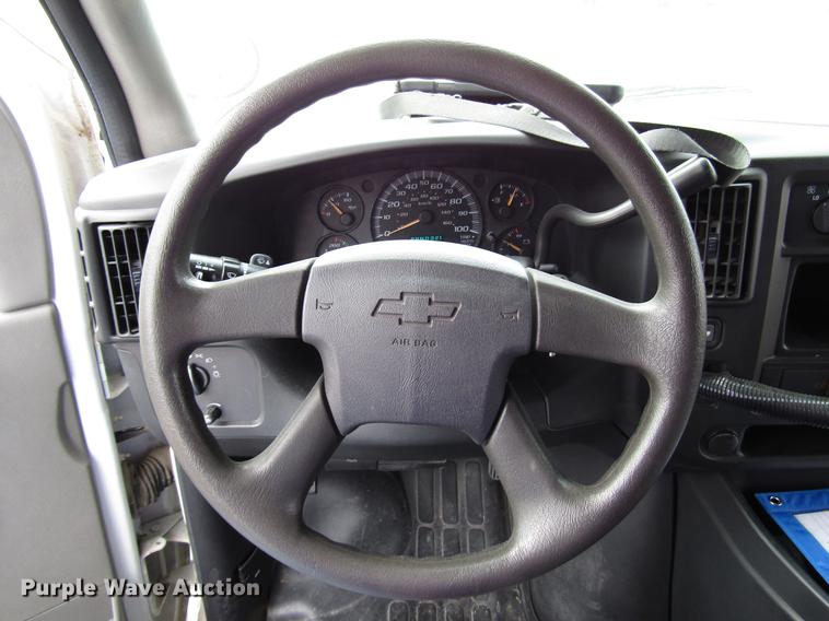 image for item DB6759 2004 Chevrolet Express G3500 school bus