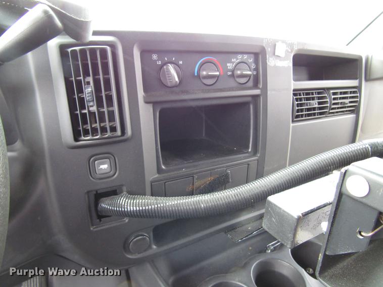 image for item DB6759 2004 Chevrolet Express G3500 school bus