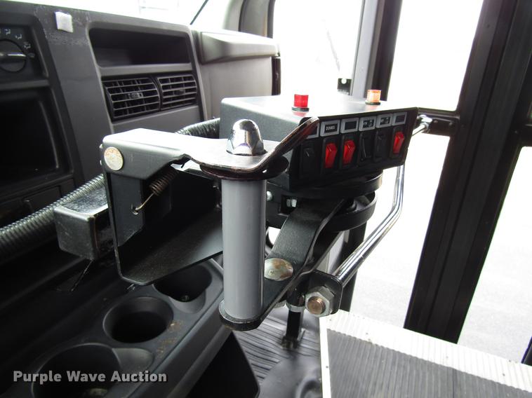 image for item DB6759 2004 Chevrolet Express G3500 school bus