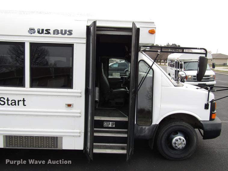 image for item DB6759 2004 Chevrolet Express G3500 school bus