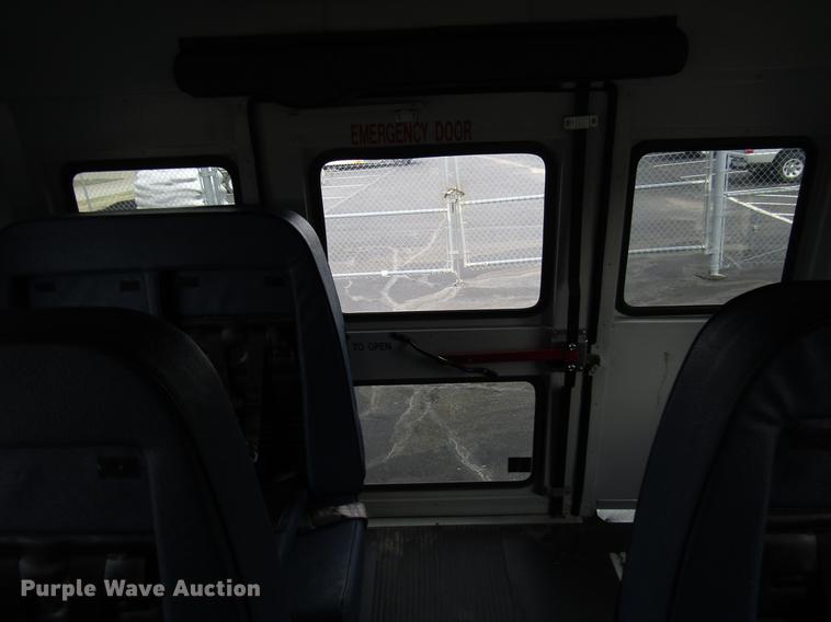 image for item DB6759 2004 Chevrolet Express G3500 school bus