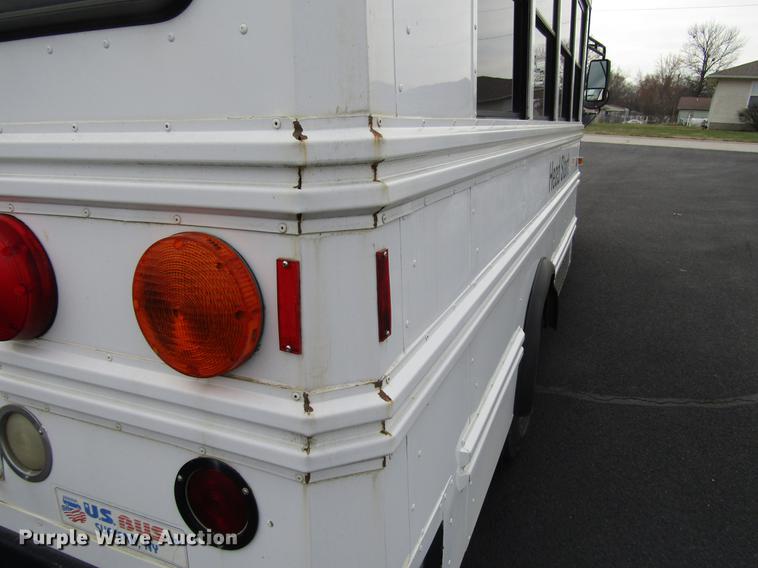 image for item DB6759 2004 Chevrolet Express G3500 school bus