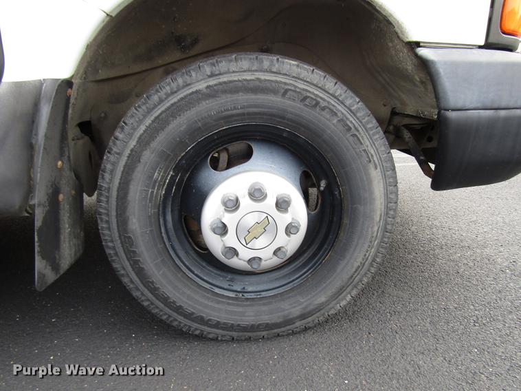 image for item DB6759 2004 Chevrolet Express G3500 school bus