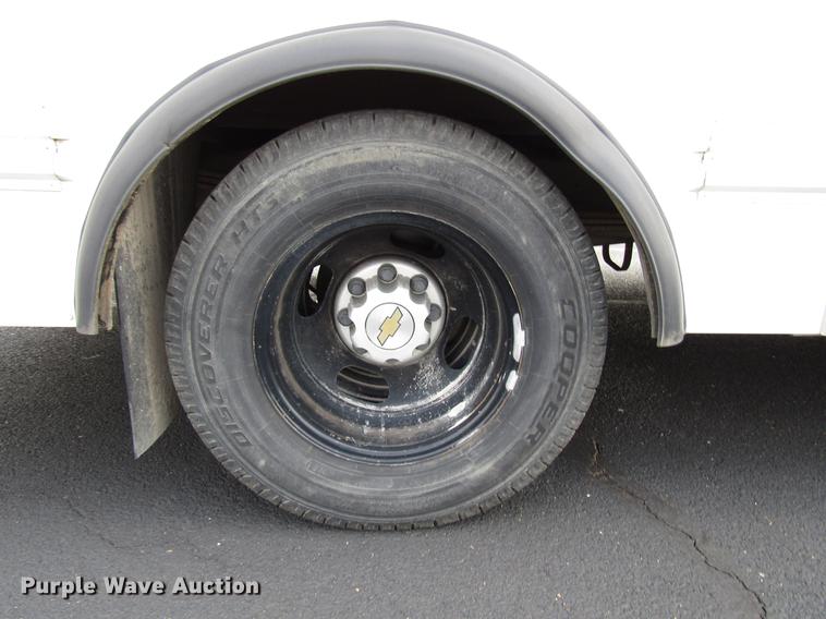image for item DB6759 2004 Chevrolet Express G3500 school bus