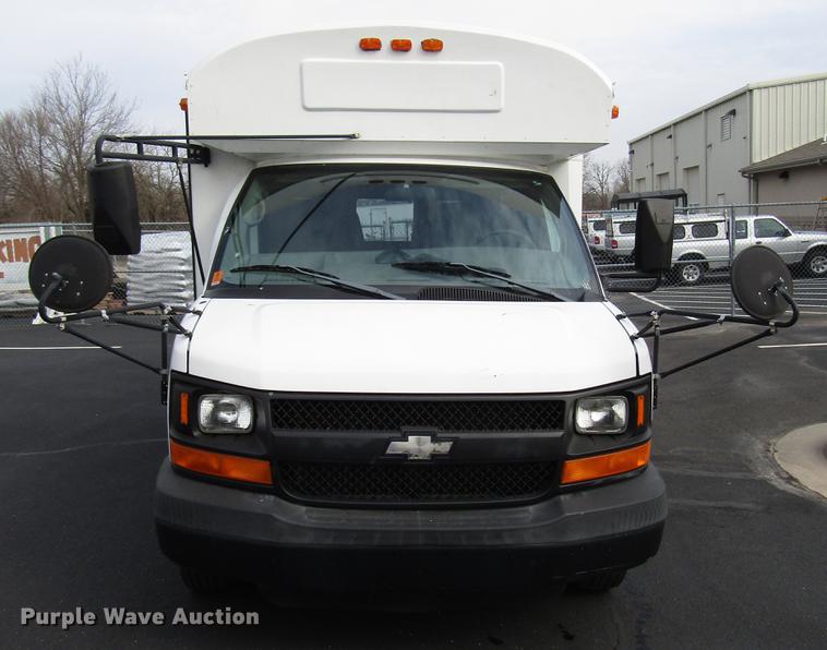 image for item DB6760 2004 Chevrolet Express G3500 school bus
