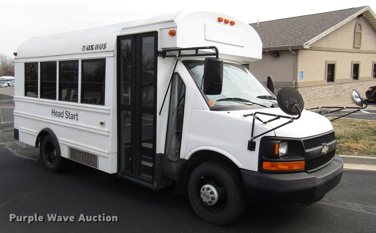image for item DB6760 2004 Chevrolet Express G3500 school bus
