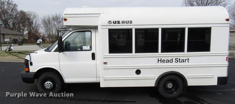 image for item DB6760 2004 Chevrolet Express G3500 school bus