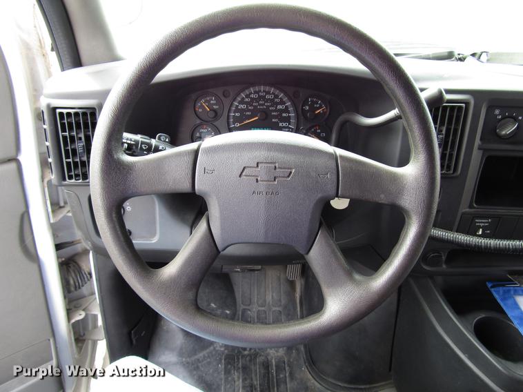 image for item DB6760 2004 Chevrolet Express G3500 school bus