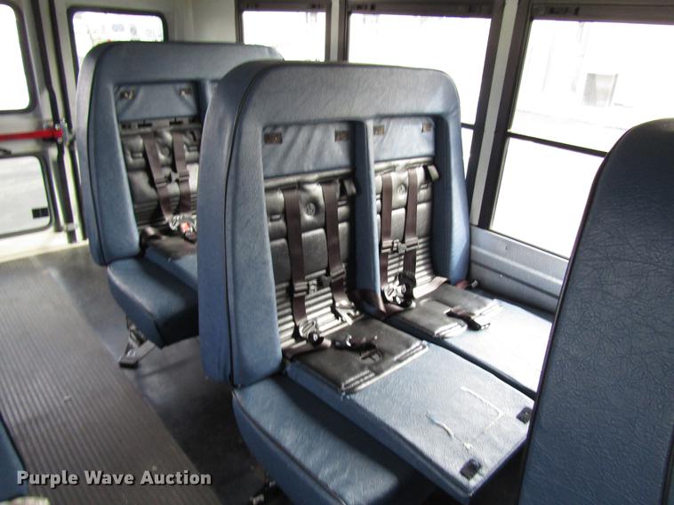 image for item DB6760 2004 Chevrolet Express G3500 school bus