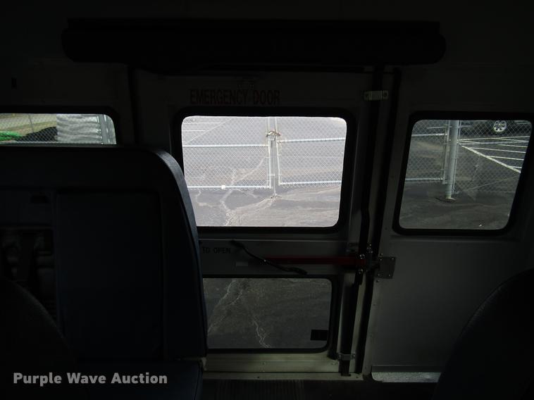 image for item DB6760 2004 Chevrolet Express G3500 school bus