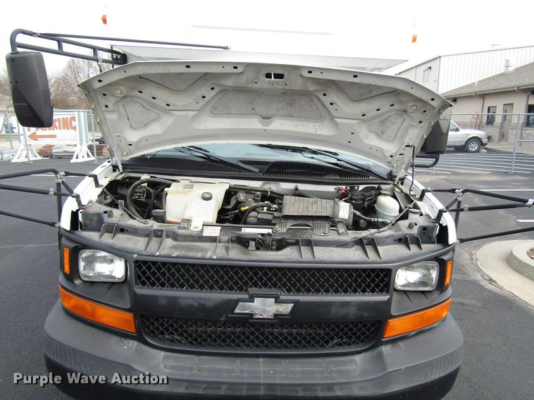 image for item DB6760 2004 Chevrolet Express G3500 school bus