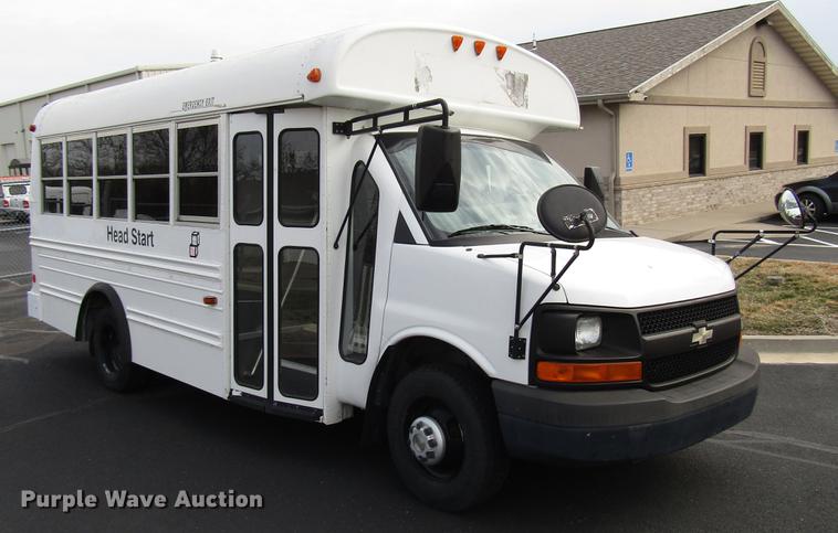 image for item DB6761 2003 Chevrolet Express G3500 school bus