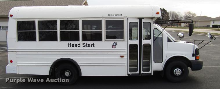 image for item DB6761 2003 Chevrolet Express G3500 school bus