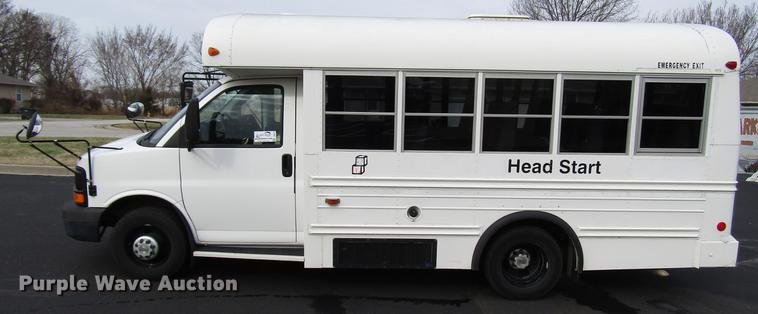 image for item DB6761 2003 Chevrolet Express G3500 school bus