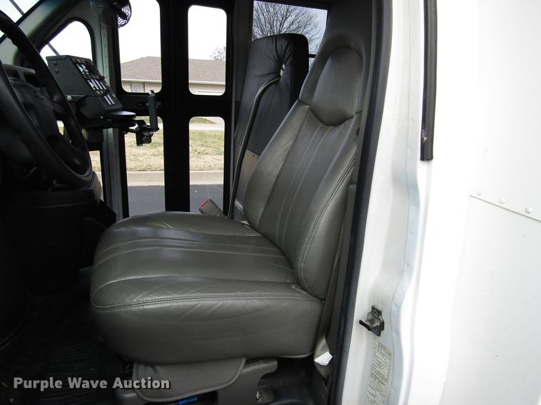 image for item DB6761 2003 Chevrolet Express G3500 school bus