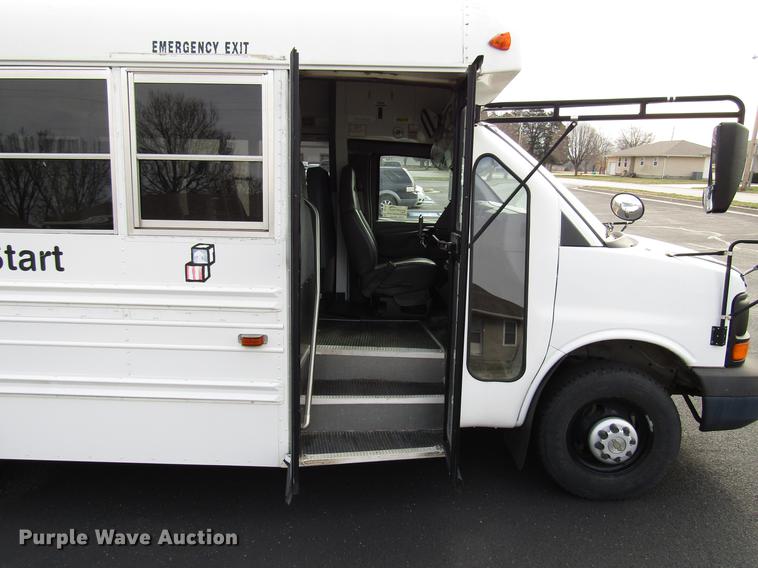 image for item DB6761 2003 Chevrolet Express G3500 school bus