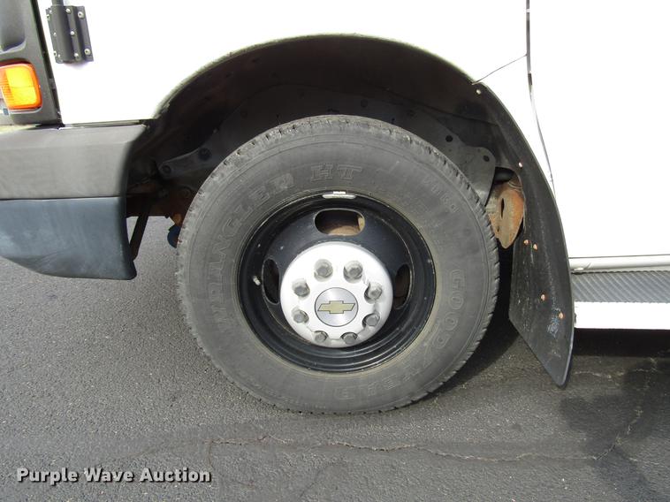 image for item DB6761 2003 Chevrolet Express G3500 school bus