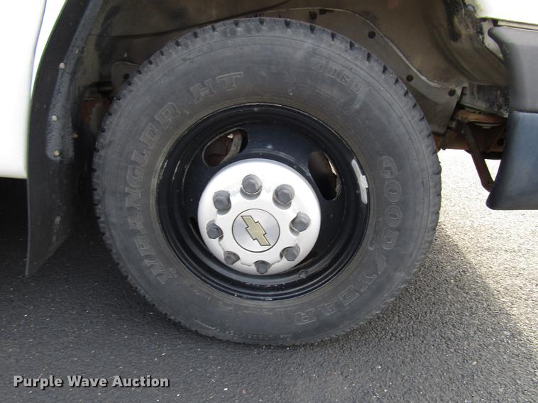 image for item DB6761 2003 Chevrolet Express G3500 school bus