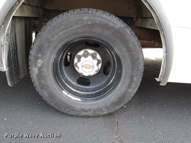 image for item DB6761 2003 Chevrolet Express G3500 school bus