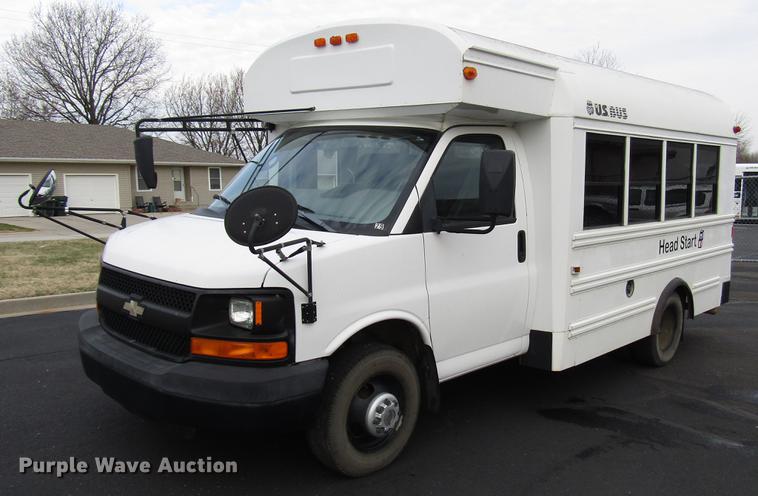 image for item DB6762 2004 Chevrolet Express G3500 school bus