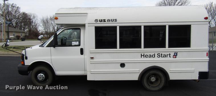 image for item DB6762 2004 Chevrolet Express G3500 school bus