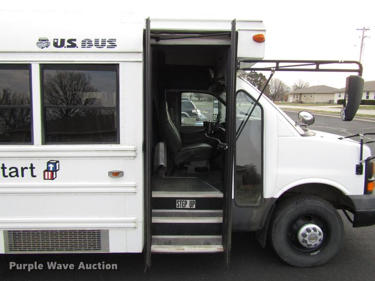 image for item DB6762 2004 Chevrolet Express G3500 school bus
