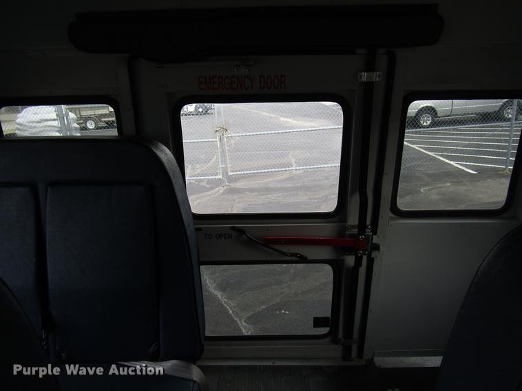 image for item DB6762 2004 Chevrolet Express G3500 school bus