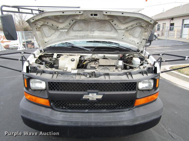 image for item DB6762 2004 Chevrolet Express G3500 school bus