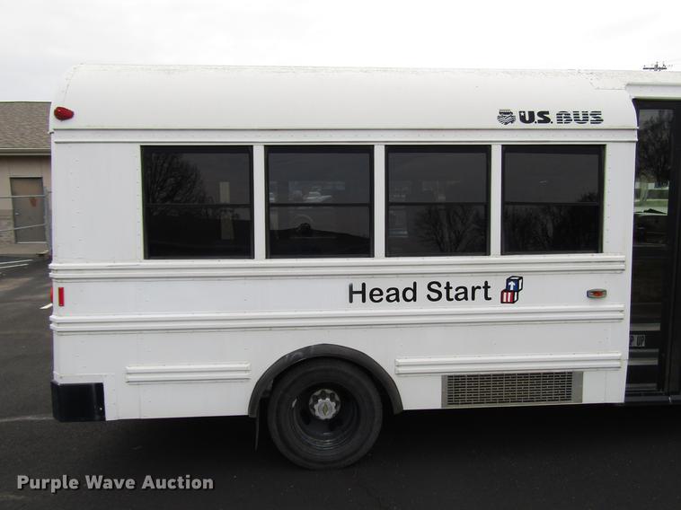 image for item DB6762 2004 Chevrolet Express G3500 school bus