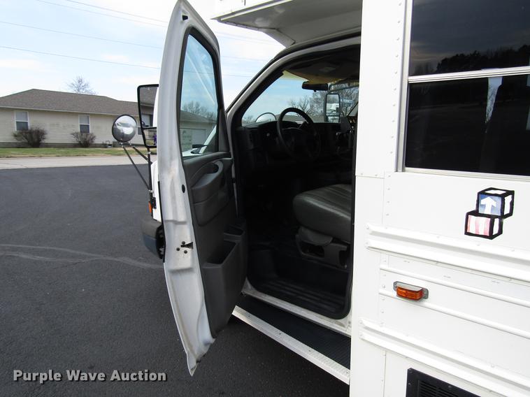 image for item DB6763 2003 Chevrolet Express G3500 school bus