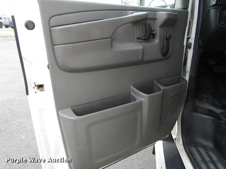 image for item DB6763 2003 Chevrolet Express G3500 school bus