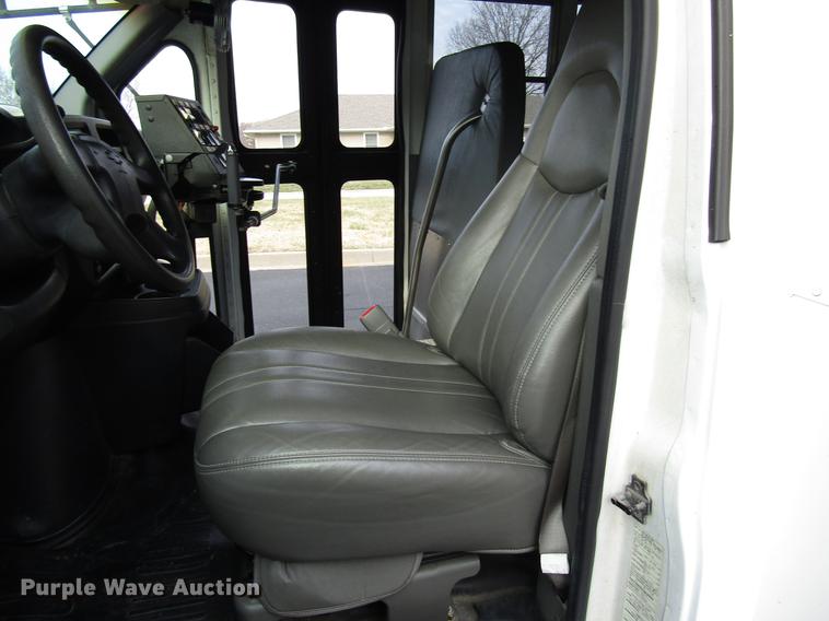 image for item DB6763 2003 Chevrolet Express G3500 school bus